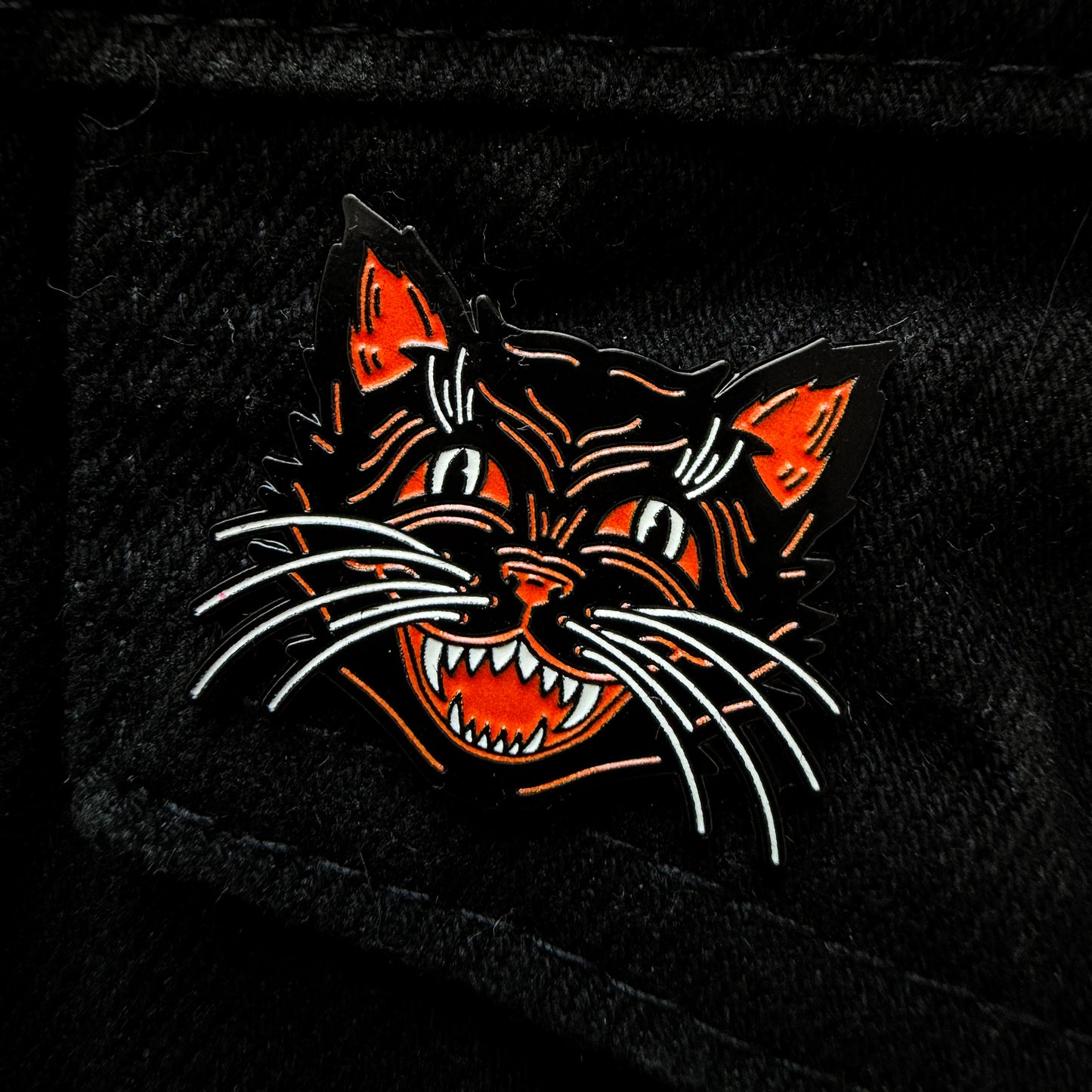 THE VINTAGE CAT ENAMEL PIN