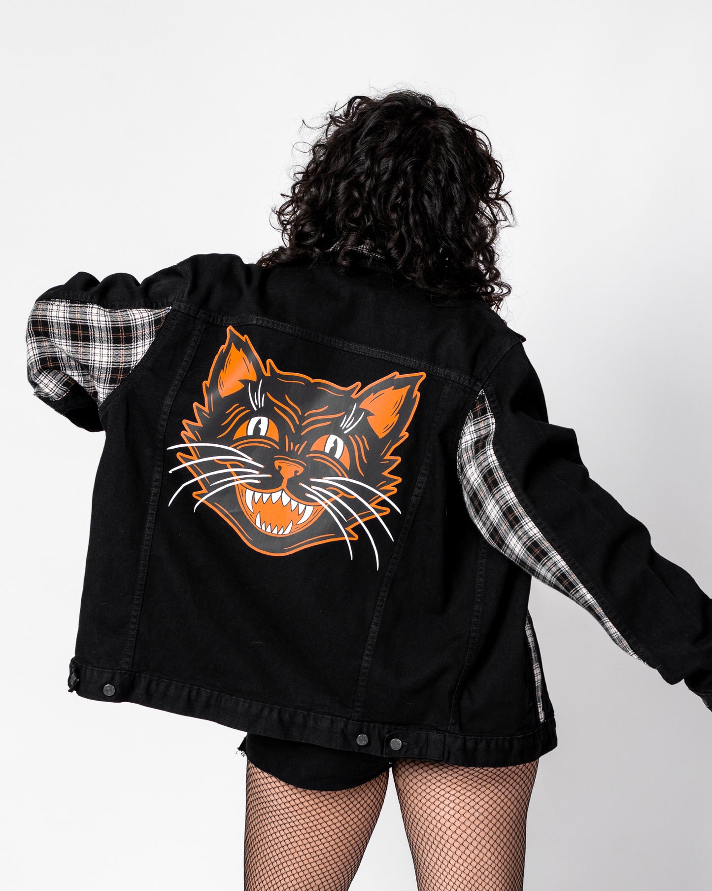THE VINTAGE CAT PLAID TRUCKER JACKET