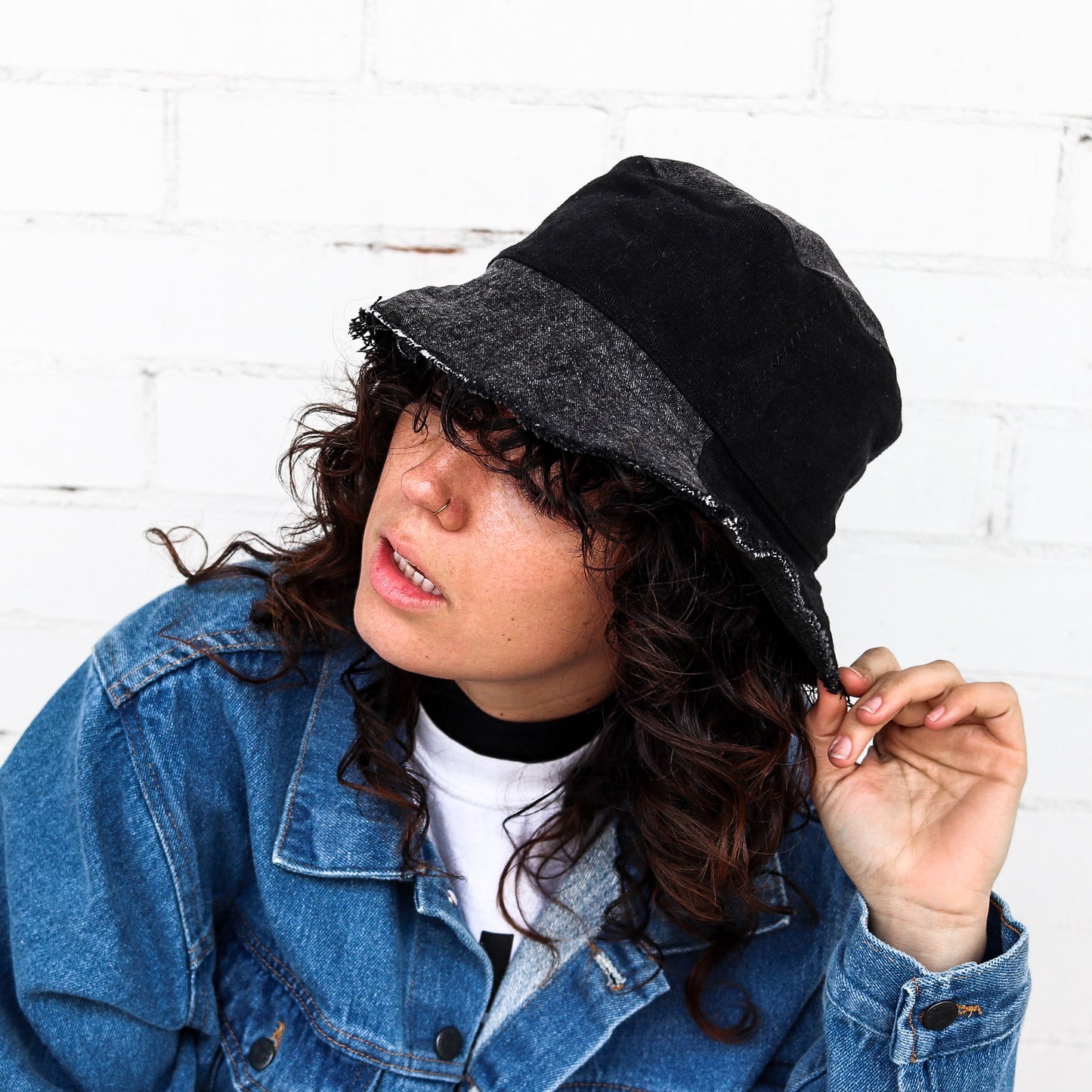 SCRAPPY BUCKET HAT