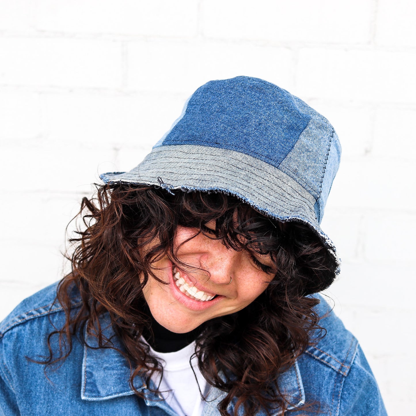 SCRAPPY BUCKET HAT