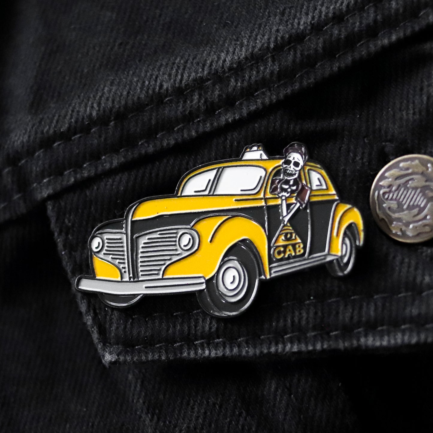 HALLOWEEN CAB PIN