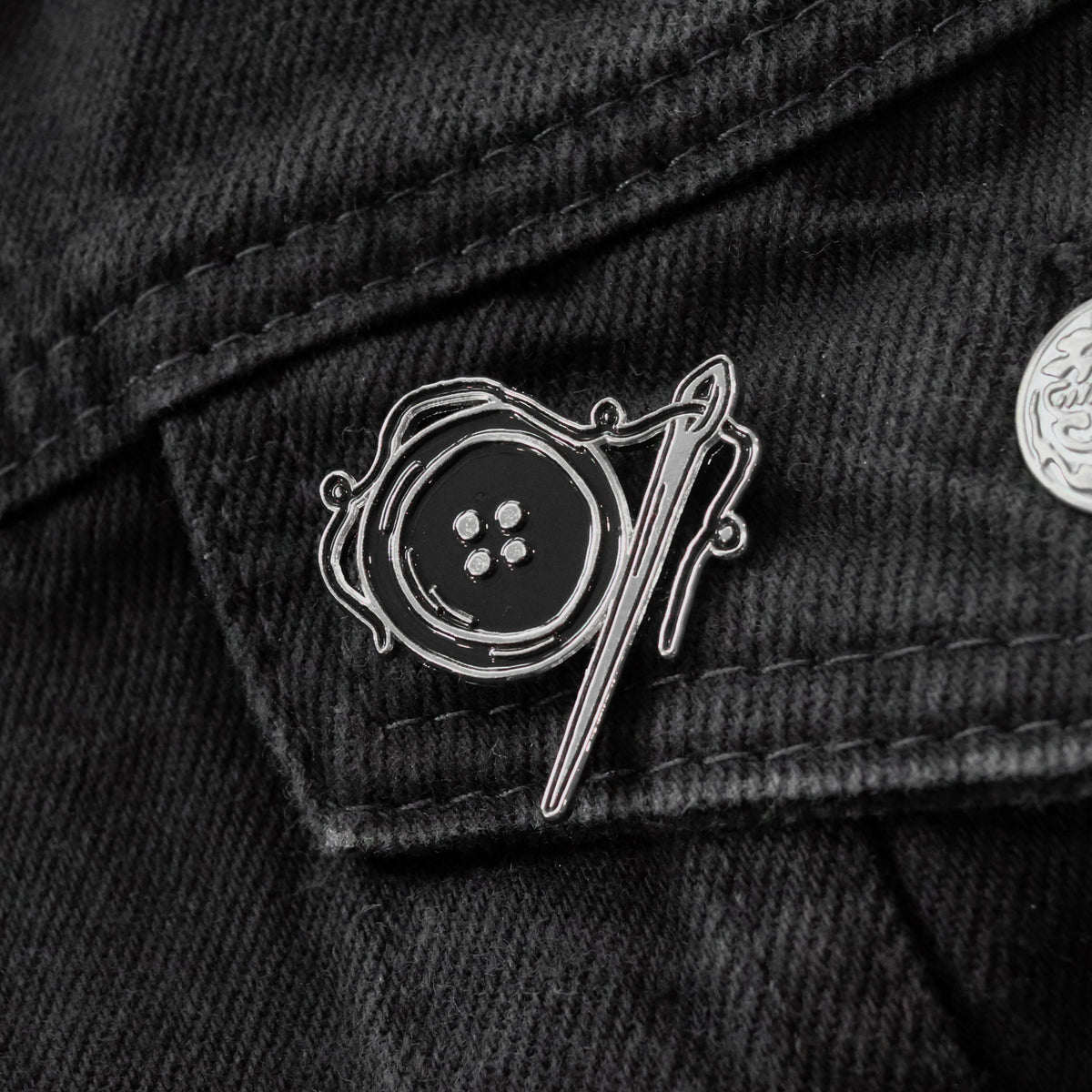Eye Button Pin BUTTON EYES PIN – Dragon Denim