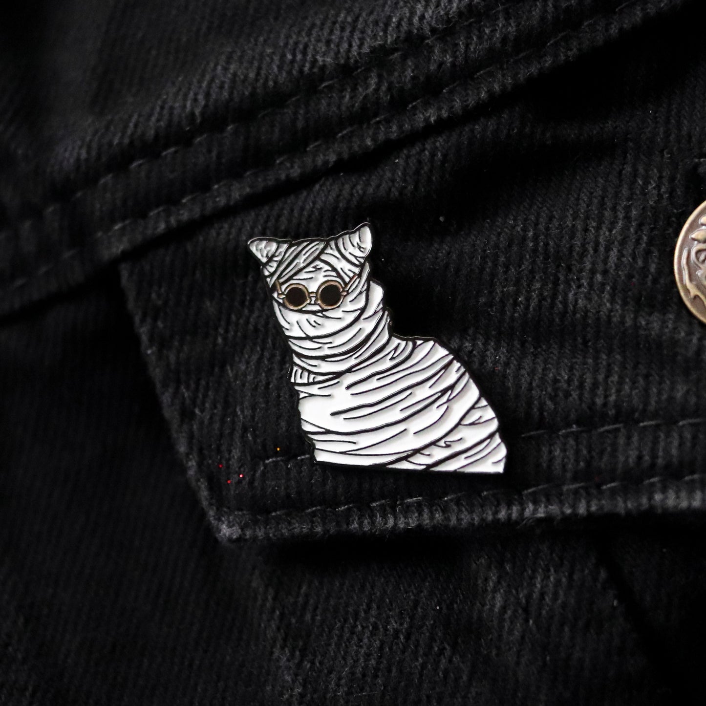 MUMMY SALEM PIN