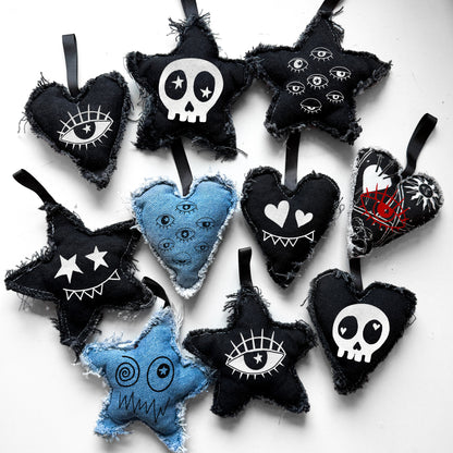 THE SCRAPPY FRIENDS BLIND BAG CHARM